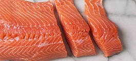 Farmed salmon has fewer pollutants than wild fish