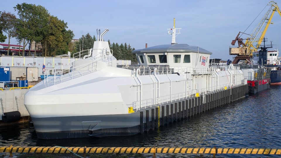 AKVA's AC800PVDB feed and service barge has a V-shaped hull and has been designed to withstand the roughest weather. Photo: AKVA.