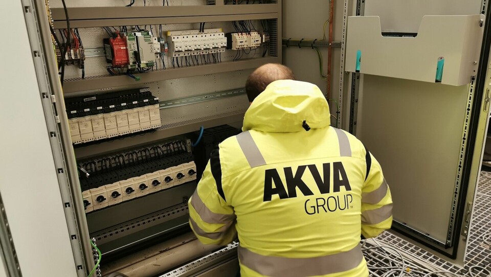 AKVA service technician at work at a research station in Norway. AKVA will be working with Nordic Aqua Partners on a new Atlantic salmon grow out program in China. Image: AKVA Group