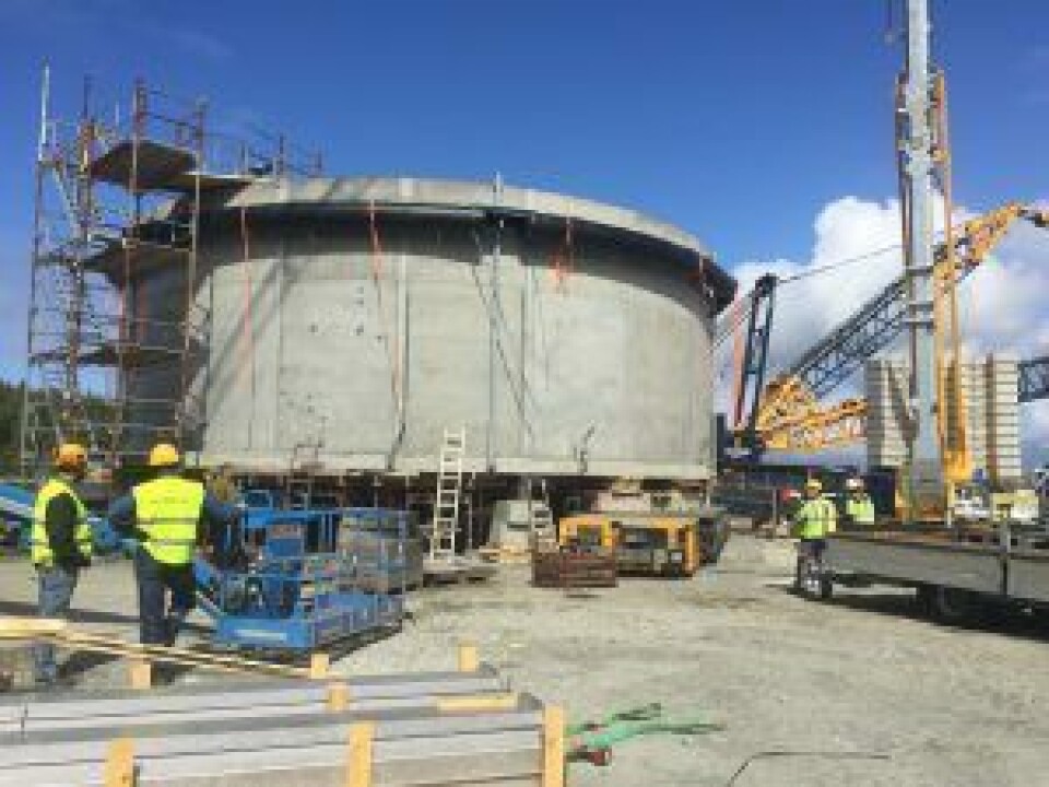 Constructing the 'Salmon Home No1'. Image: Fishfarming Innovation.