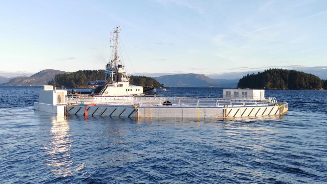 The Ecomerden R30 ready to be towed from the production site at Leirvik to Eide Fjordbriuk's site in Fensfjorden. Photo: Ecomerden. The Ecomerden R30 ready to be towed from the production site at Leirvik to Eide Fjordbriuk's site in Fensfjorden. Photo: Ecomerden.