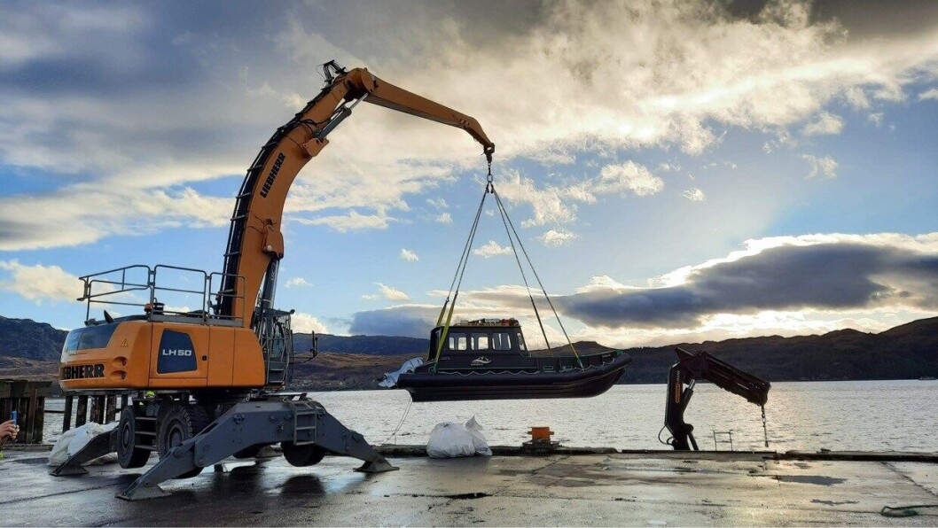 The Kilmaluag is lowered into the water. Photo: OSH. The Kilmaluag is lowered into the water. Photo: OSH.