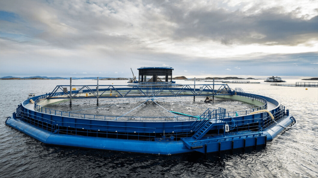 Installation of second-generation Aquatraz 3 at the Kyrøyan site, with Aquatraz 2 in the foreground. Photo: Steinar Johansen. Installation of second-generation Aquatraz 3 at the Kyrøyan site, with Aquatraz 2 in the foreground. Photo: Steinar Johansen.