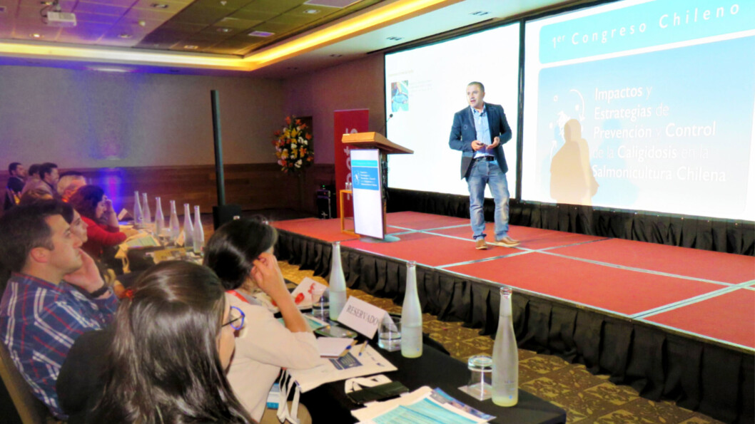 Mowi Chile's head of fish health, Marcelo Imilán, presenting in Puerto Varas. Photo: Karla Faundez, Salmonexpert. Mowi Chile's head of fish health, Marcelo Imilán, presenting in Puerto Varas. Photo: Karla Faundez, Salmonexpert.