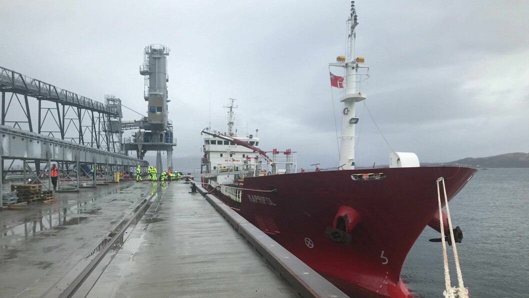 The first delivery of oil to Mowi's new feed plant at Kyleakin, Skye, earlier this year. Mowi is the only salmon farmer setting a target for greenhouse gas emissions throughout the entire value chain, including feed, according to the Coller FAIRR report. Photo: Mowi Scotland.