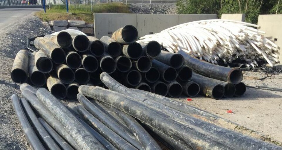 Worn feed pipes due to be scrapped. Photo: Kystmiljø.