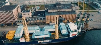 Watch: Jumbo shipment of feed barges
