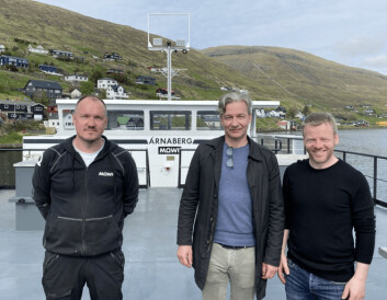 From left: Mowi Faroe Islands technical manager Árni Hoydal Thomassen, managing director Hans Jákup Mikkelsen and site manager Jógvan Egholm, on the deck of the feed barge. Click on image to enlarge. Photo: JT electric. From left: Mowi Faroe Islands technical manager Árni Hoydal Thomassen, managing director Hans Jákup Mikkelsen and site manager Jógvan Egholm, on the deck of the feed barge. Click on image to enlarge. Photo: JT electric.