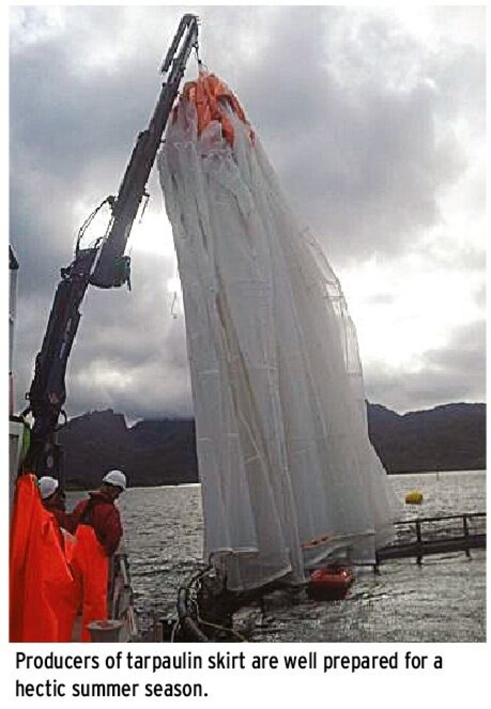 Tarpaulin “skirt” suppliers ready for summer lice