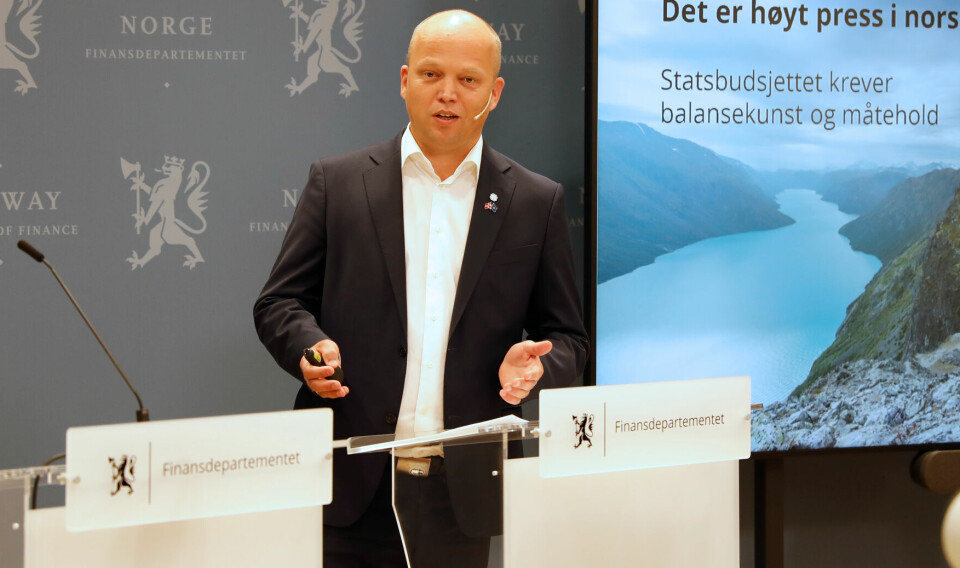 Norway's finance minister Trygve Slagsvold Vedum estimates that the new 25% tax on salmon and trout farmers will generate NOK 2.5 billion or more this year. The tax is backdated to 1 January, 2023.