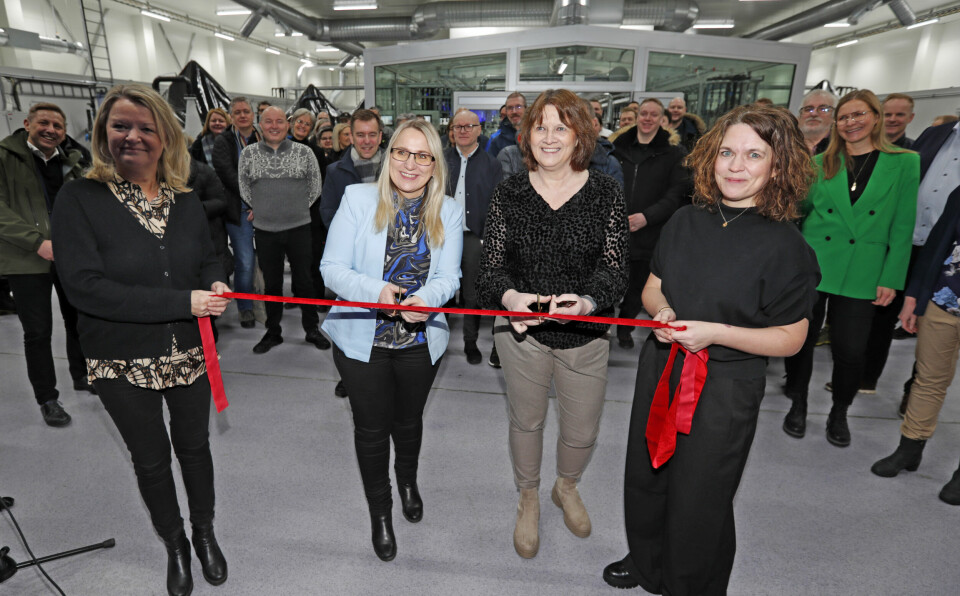 RASforsk was opened with a ribbon-cutting by, from left, Grete Sollesnes Winther (chair), Karin Eriksen (Troms and
Finnmark county), Kristina S Hansen (State Secretary for the Minister of Trade and Industry and Fisheries)
and Kathrine Tveiterås, UiT.