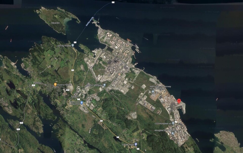 Overview of where ABP Aqua Mongstad wants to build a salmon farm and hatchery facility. Norway's biggest oil refinery is on the large site to the north.