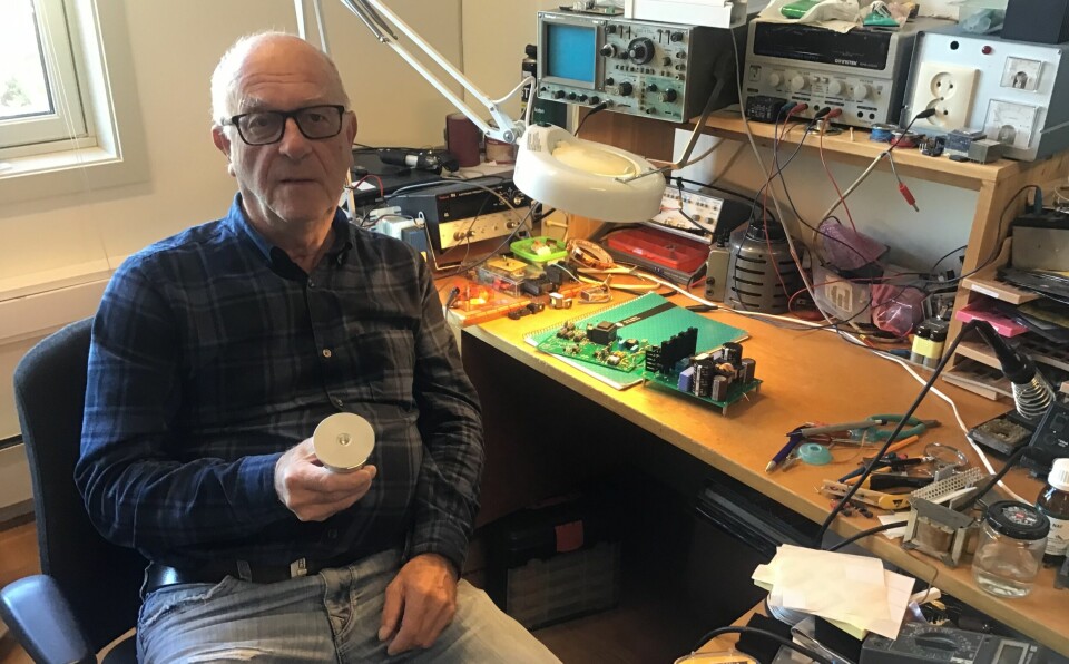 Kjell Hansen (77) has 55 years' experience as an electronics engineer and strongly believes that he has the answer to how fish farmers can overcome the lice problem.