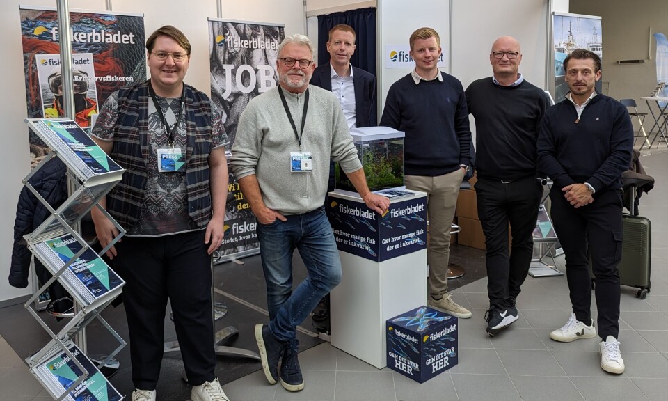 From left: Stefan Holmager Larsen (editor at FiskerBladet and Maritime Direct), Gustav Erik Blaalid (publisher and owner of Oceanspace Media), Freddy Rasmussen (managing director at FL Marketing), Mathias Rasmussen (deputy managing director at FL Marketing), Michael Neergaard ( sales manager in FL Marketing) and Christian Lawley (general manager of the Norwegian media in Oceanspace Media AS) atFiskerBladet's stand at the DanFish2023 trade show.