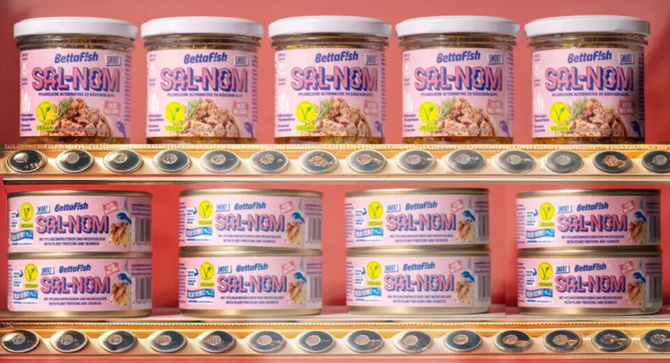 The EU-backed startup BettaFish has launched a hot smoked salmon alternative made with seaweed and plant proteins.