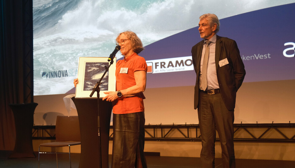 Former colleagues of Tørud say she speaks a language that people understand. She has authority but communicates in a humble and approachable manner. The focus is on the subject and the fish. Here, a moved Tørud receives the visible proof, to a standing ovation in the hall.