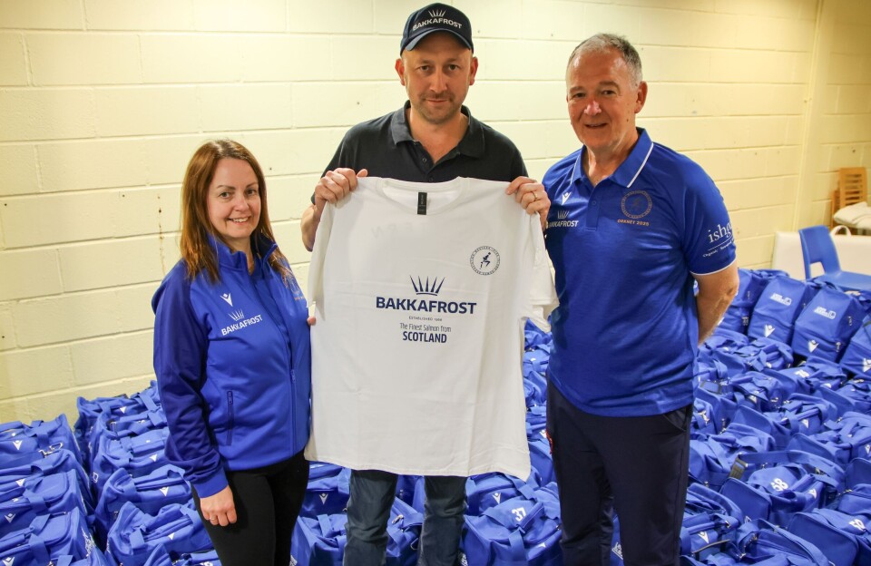 From left: WIIGA administrator Marion MacLean, Bakkafrost Scotland’s Geocrab site manager Mathew Armstrong, and WIIGA team manager Iain ‘GG’ Campbell with the sponsored kit.