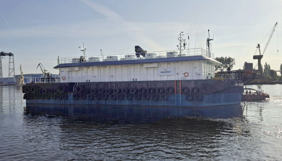 The feed barge 'Litlagjogv' has a capacity of 700 tonnes and will be placed in an exposed location.