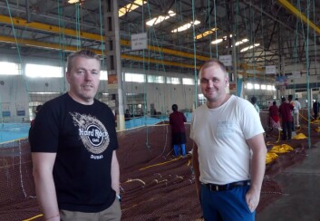 Steinar Hansen, left, and Torstein Solberg of Selstad oversee the production of the first net for the Havfarm at Garware Technical Fibres in India. Click on image to enlarge. Photo: Pål Mugaas Jensen /Kyst.no.
